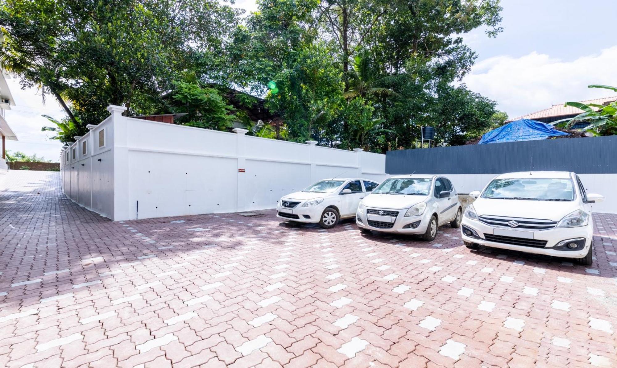 Treebo Premium Cochin Airport, 5 Min From Cochin Airport Ξενοδοχείο Kochi Εξωτερικό φωτογραφία
