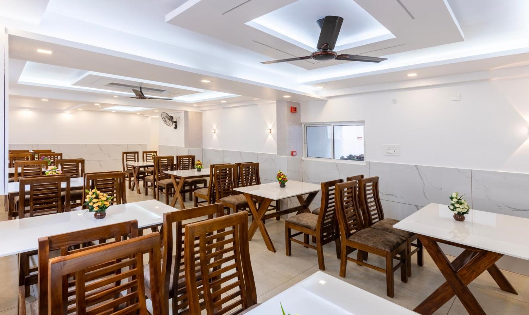 Treebo Premium Cochin Airport, 5 Min From Cochin Airport Ξενοδοχείο Kochi Εξωτερικό φωτογραφία